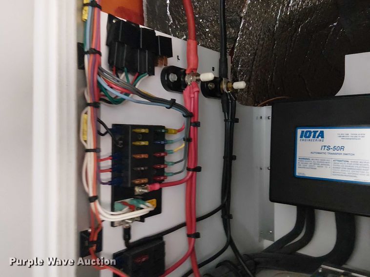 image for item NU9712 2007 GMC C5500 mobile medical unit