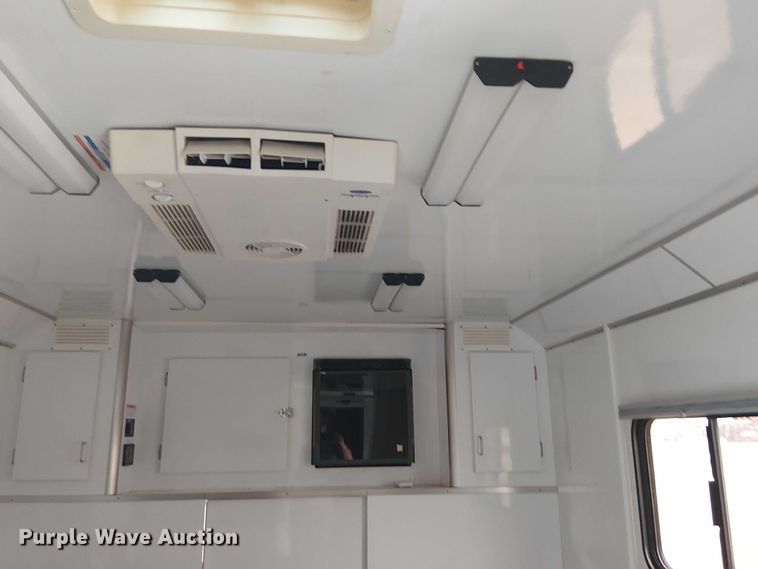 image for item NU9712 2007 GMC C5500 mobile medical unit