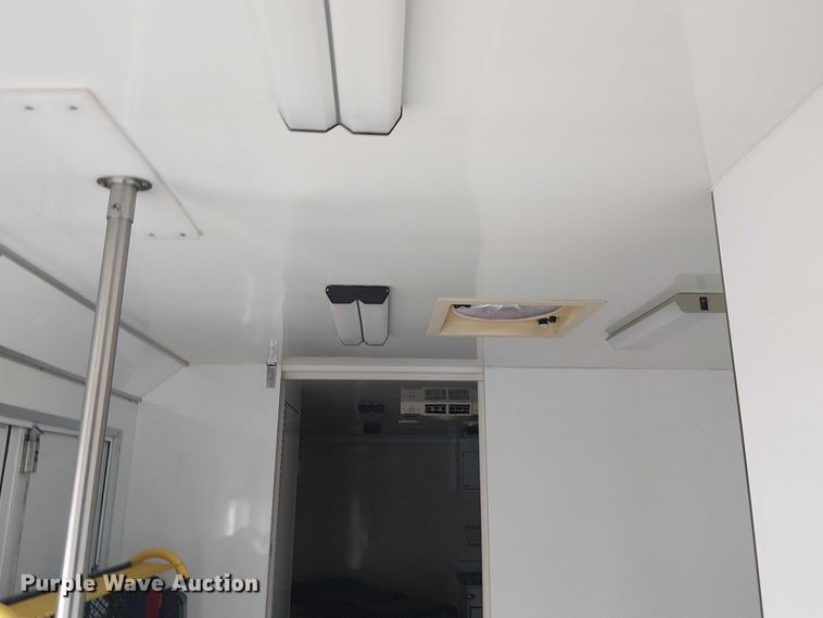 image for item NU9712 2007 GMC C5500 mobile medical unit