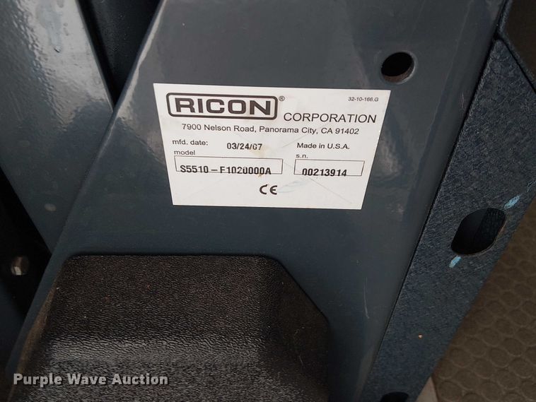 image for item NU9712 2007 GMC C5500 mobile medical unit