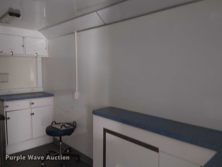 image for item NU9712 2007 GMC C5500 mobile medical unit