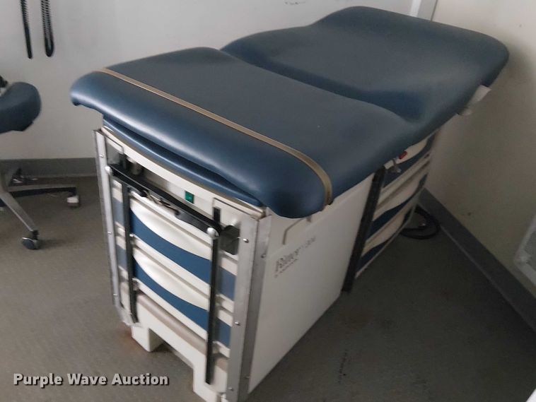 image for item NU9712 2007 GMC C5500 mobile medical unit