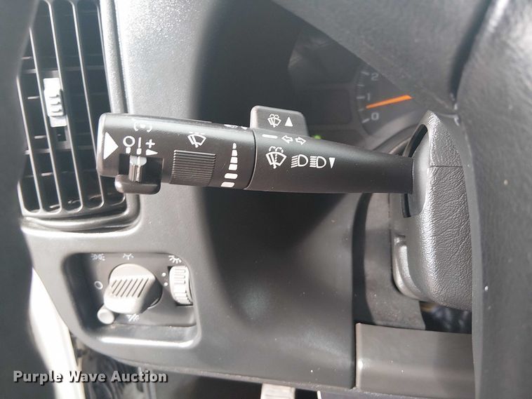 image for item NU9712 2007 GMC C5500 mobile medical unit