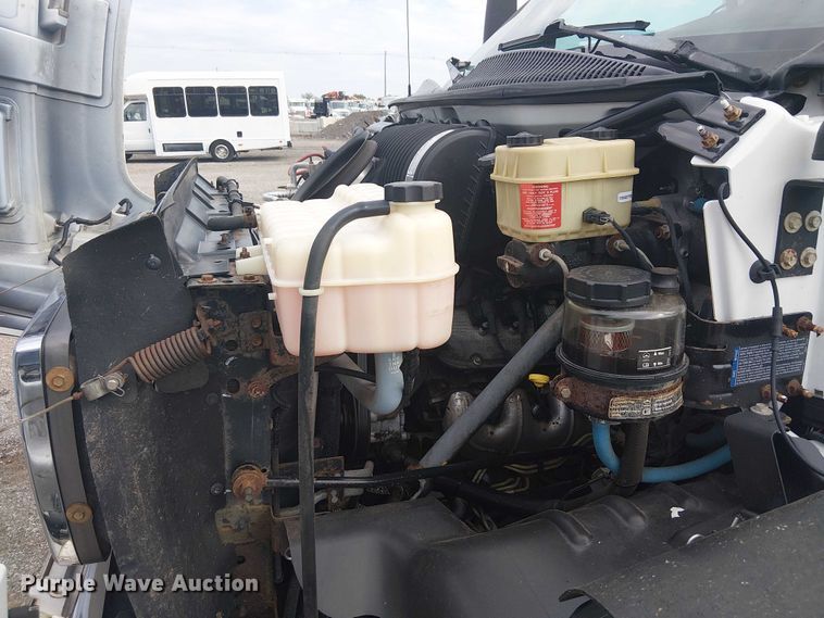 image for item NU9712 2007 GMC C5500 mobile medical unit