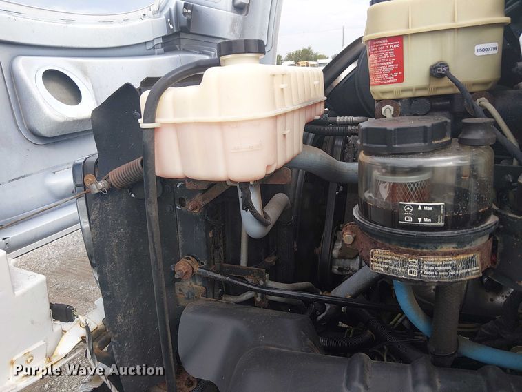 image for item NU9712 2007 GMC C5500 mobile medical unit