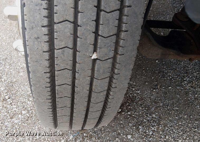 image for item NU9712 2007 GMC C5500 mobile medical unit