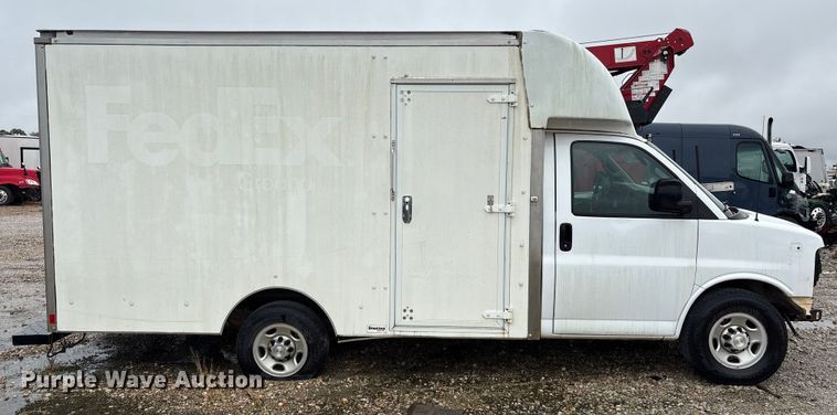 image for item YA1129 2021 Chevrolet Express 3500 delivery van