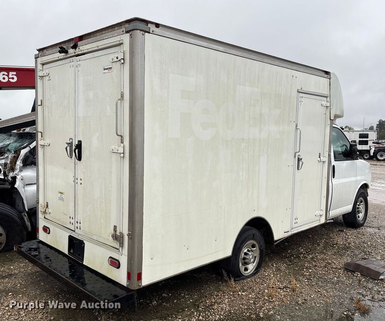 image for item YA1129 2021 Chevrolet Express 3500 delivery van