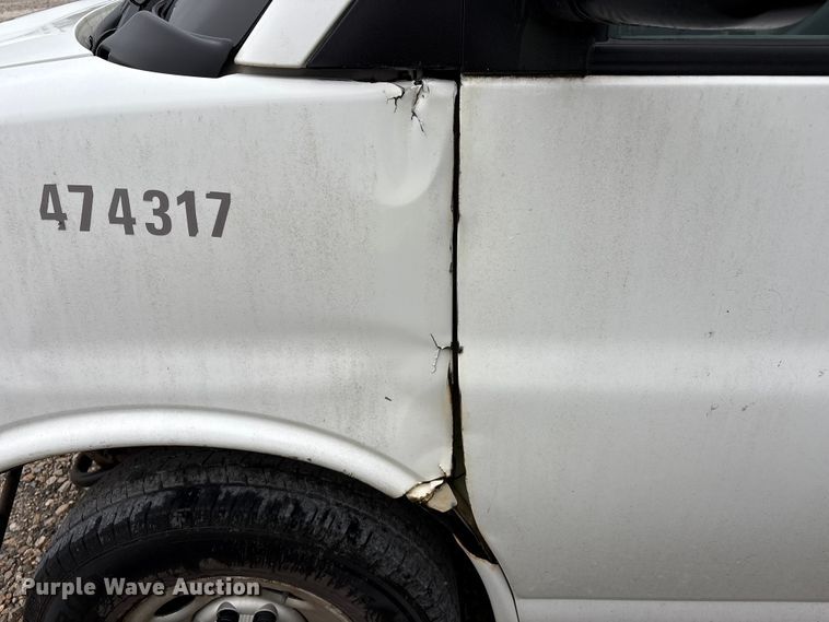 image for item YA1129 2021 Chevrolet Express 3500 delivery van