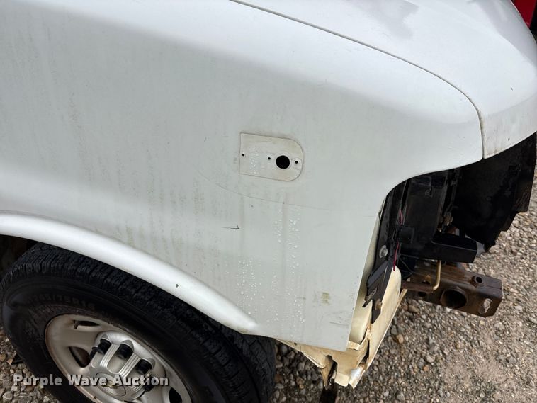 image for item YA1129 2021 Chevrolet Express 3500 delivery van