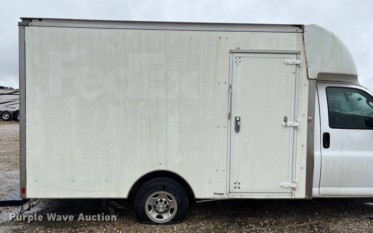 image for item YA1129 2021 Chevrolet Express 3500 delivery van