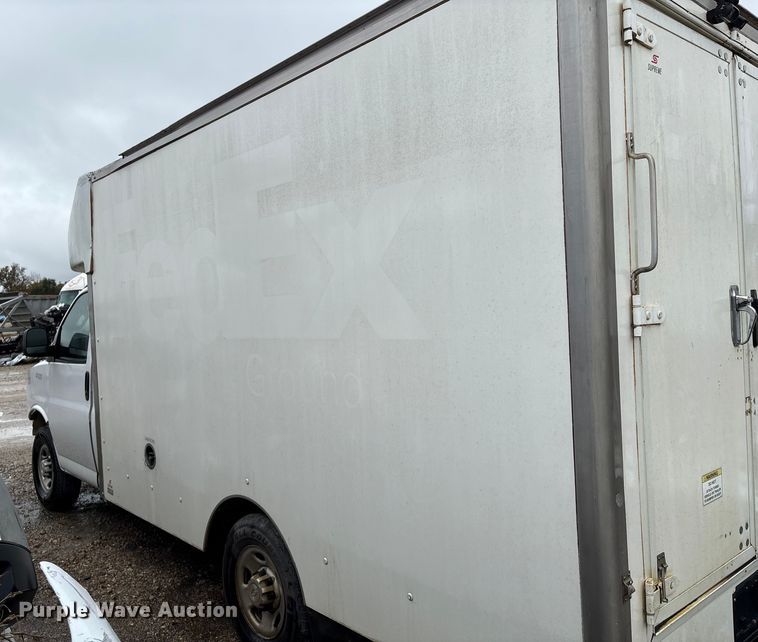image for item YA1129 2021 Chevrolet Express 3500 delivery van
