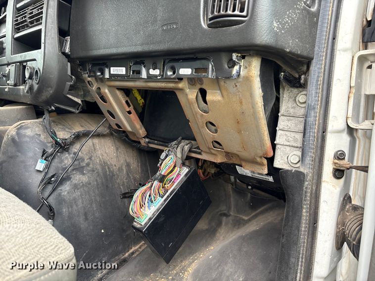 image for item YA1129 2021 Chevrolet Express 3500 delivery van