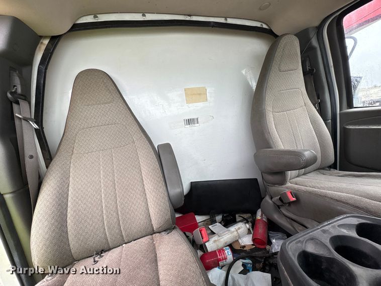 image for item YA1129 2021 Chevrolet Express 3500 delivery van