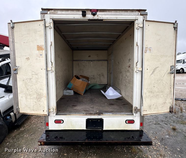 image for item YA1129 2021 Chevrolet Express 3500 delivery van