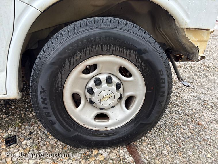 image for item YA1129 2021 Chevrolet Express 3500 delivery van