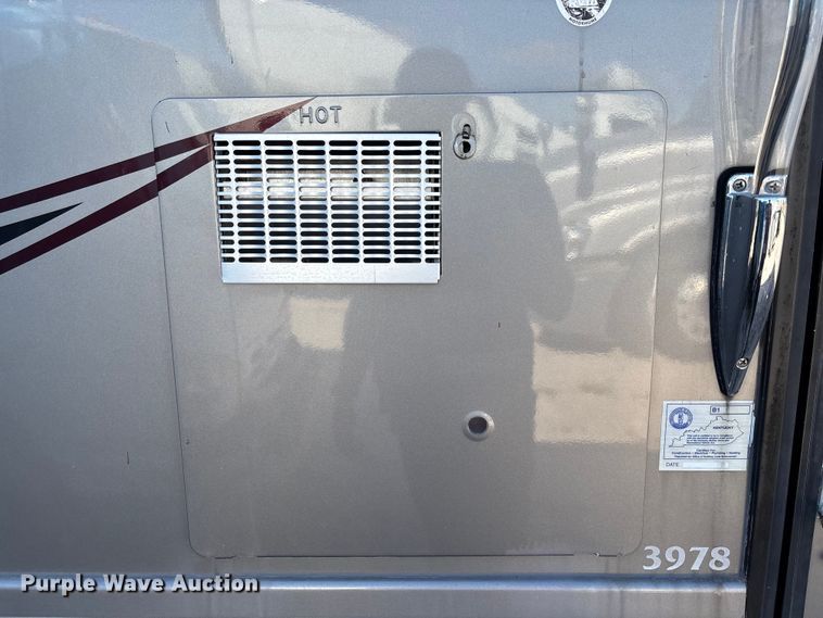 image for item YA1392 2007 Newmar Mountain Air RV