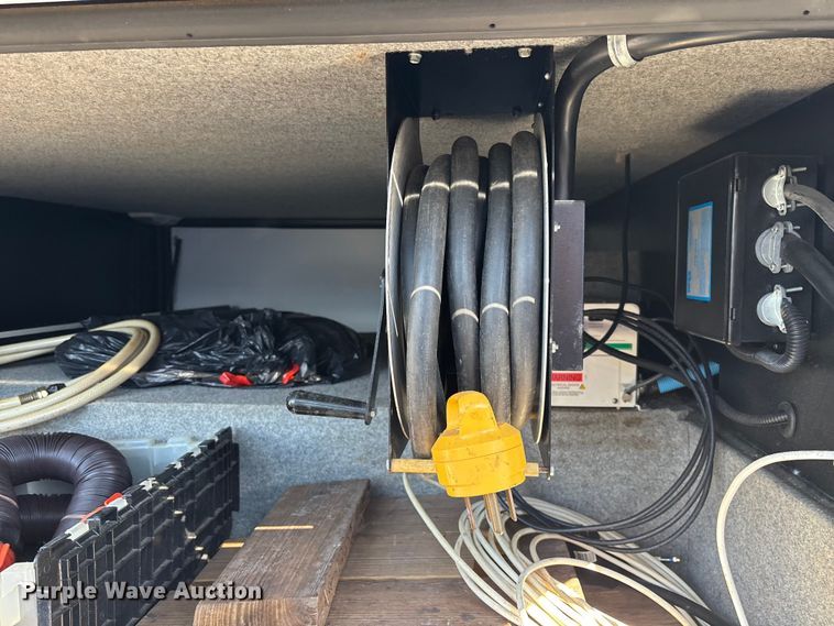 image for item YA1392 2007 Newmar Mountain Air RV