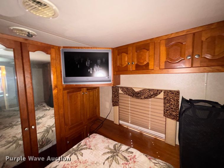 image for item YA1392 2007 Newmar Mountain Air RV