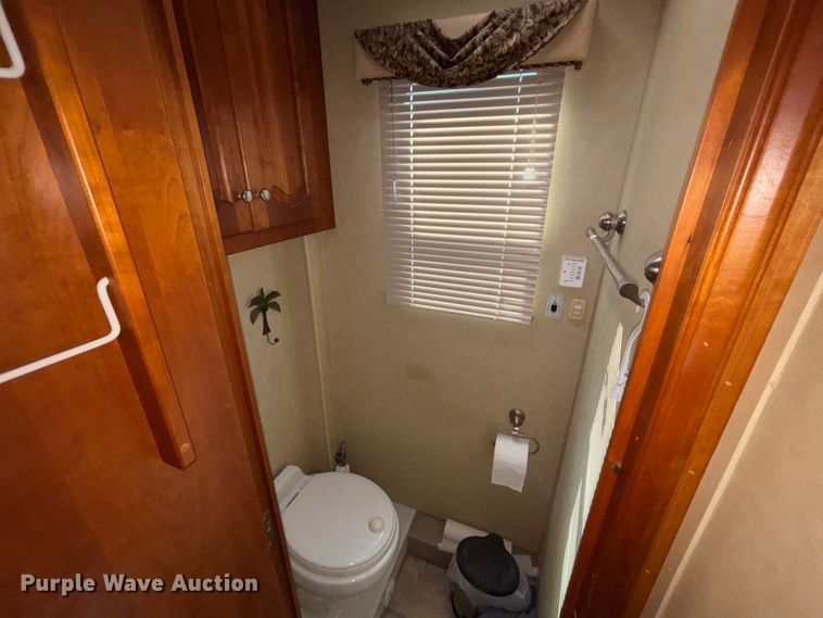 image for item YA1392 2007 Newmar Mountain Air RV