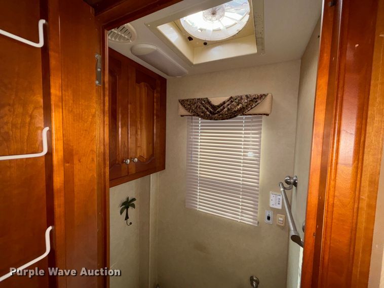 image for item YA1392 2007 Newmar Mountain Air RV