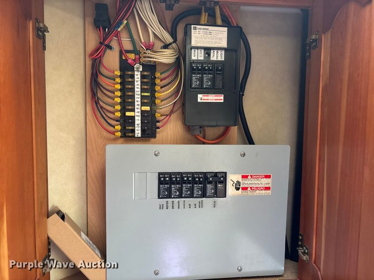 image for item YA1392 2007 Newmar Mountain Air RV