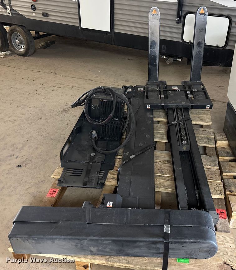 image for item YA1437 2024 Crown TSP6500-33 order picker