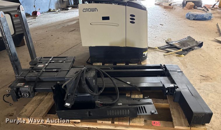 image for item YA1437 2024 Crown TSP6500-33 order picker