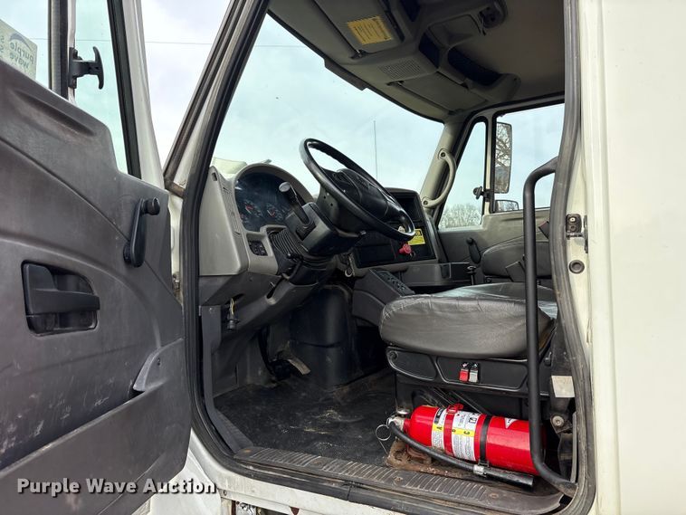 image for item DM1993 2008 International 7400 dump truck