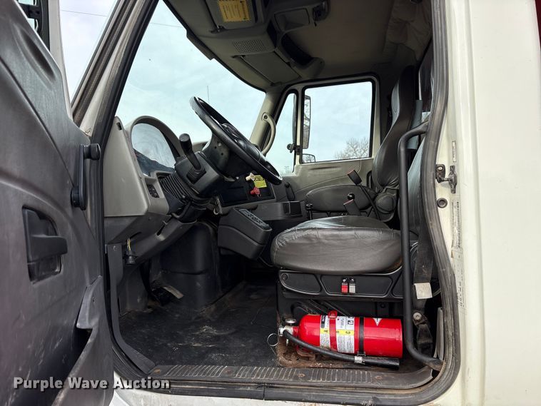 image for item DM1993 2008 International 7400 dump truck