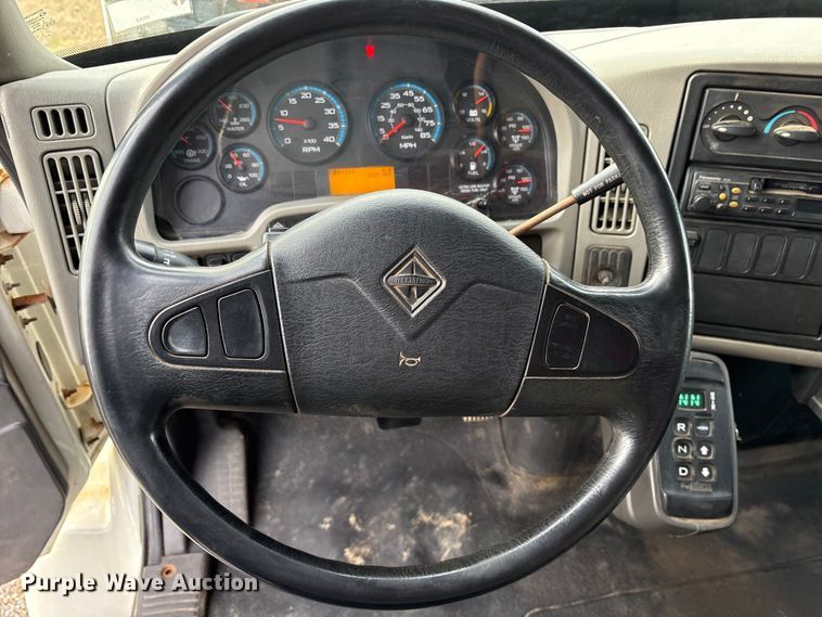 image for item DM1993 2008 International 7400 dump truck