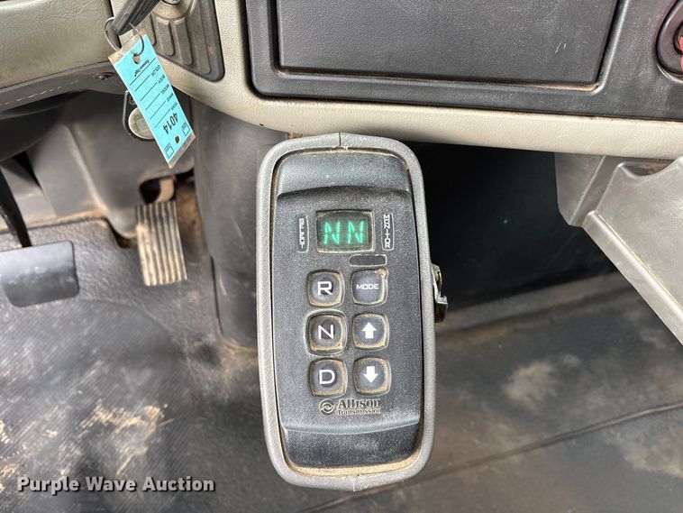 image for item DM1993 2008 International 7400 dump truck