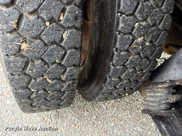 image for item DM1993 2008 International 7400 dump truck