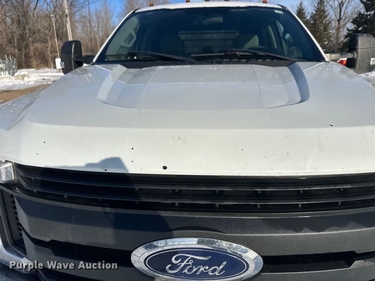 image for item DT6493 2018 Ford F550 flatbed truck