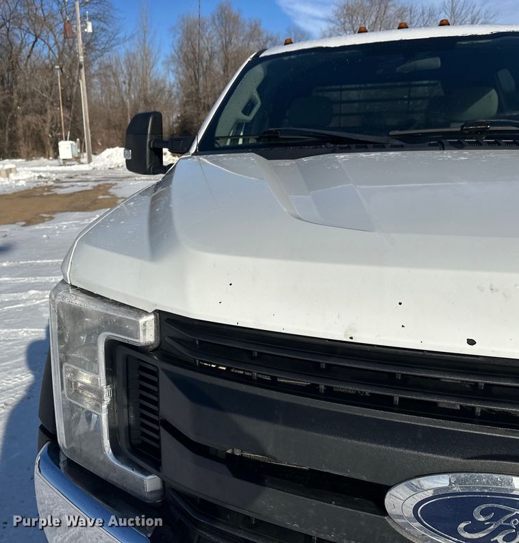 image for item DT6493 2018 Ford F550 flatbed truck