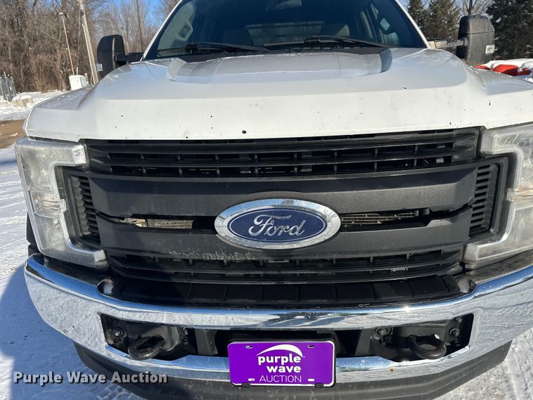 image for item DT6493 2018 Ford F550 flatbed truck