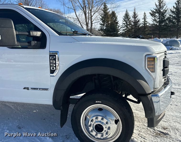 image for item DT6493 2018 Ford F550 flatbed truck