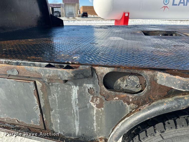 image for item DT6493 2018 Ford F550 flatbed truck