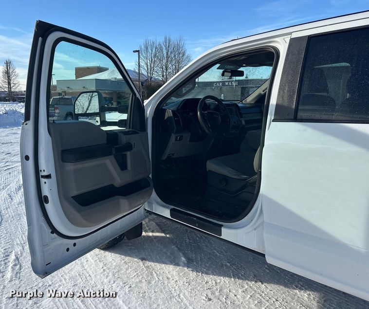 image for item DT6493 2018 Ford F550 flatbed truck