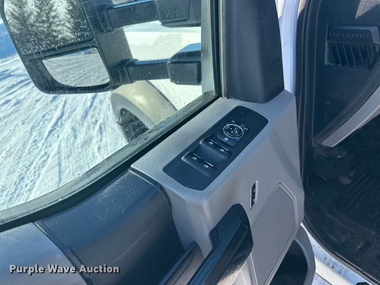 image for item DT6493 2018 Ford F550 flatbed truck