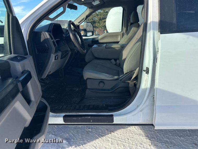 image for item DT6493 2018 Ford F550 flatbed truck