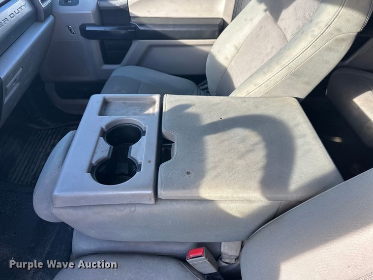 image for item DT6493 2018 Ford F550 flatbed truck