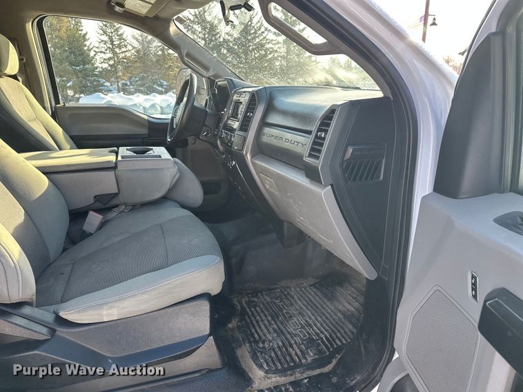 image for item DT6493 2018 Ford F550 flatbed truck