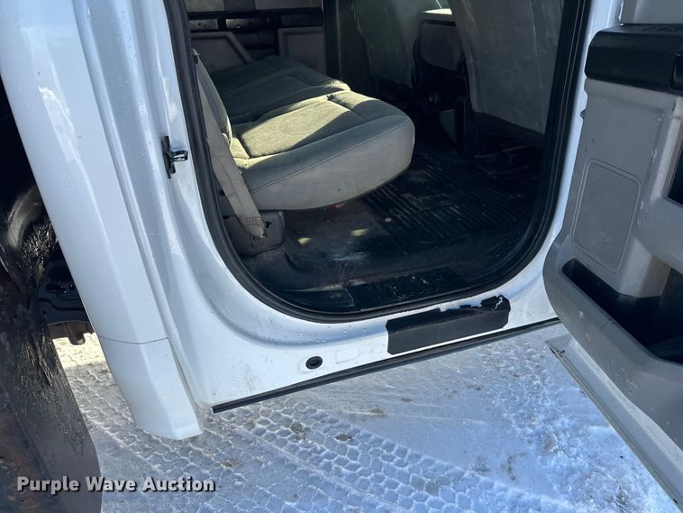 image for item DT6493 2018 Ford F550 flatbed truck