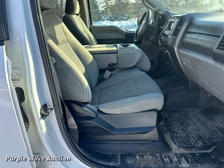 image for item DT6493 2018 Ford F550 flatbed truck