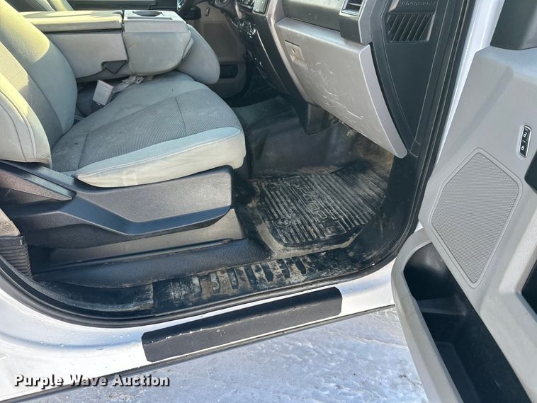 image for item DT6493 2018 Ford F550 flatbed truck