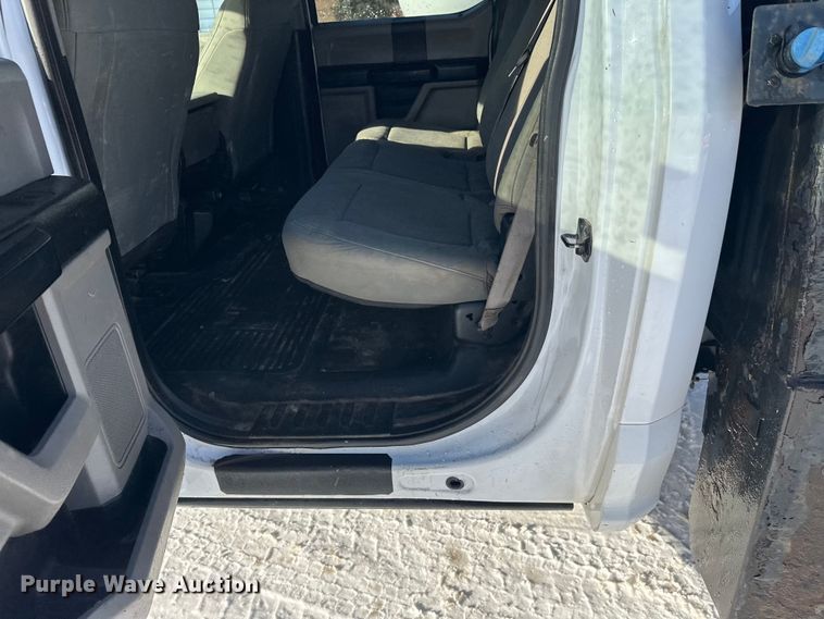 image for item DT6493 2018 Ford F550 flatbed truck