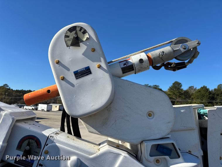 image for item DU0318 2016 RAM 5500HD bucket truck