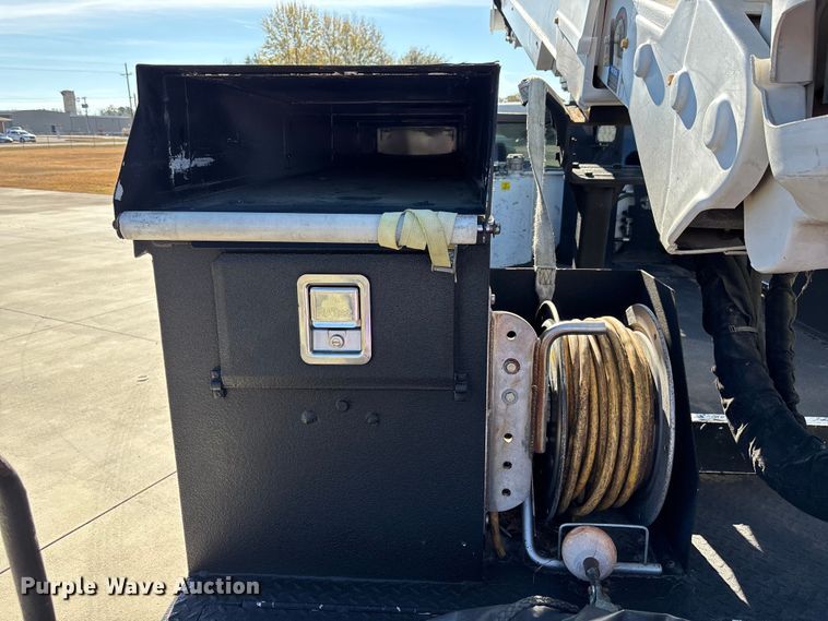 image for item DU0318 2016 RAM 5500HD bucket truck