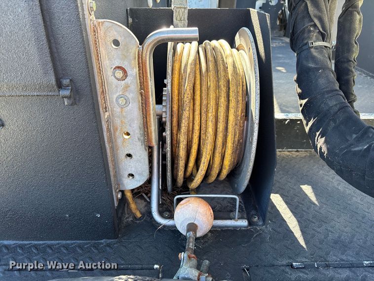 image for item DU0318 2016 RAM 5500HD bucket truck